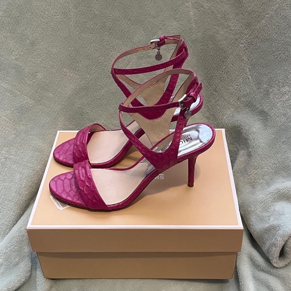 Michael By Michael Kors Kaylee Mid Heel Fuschia 6